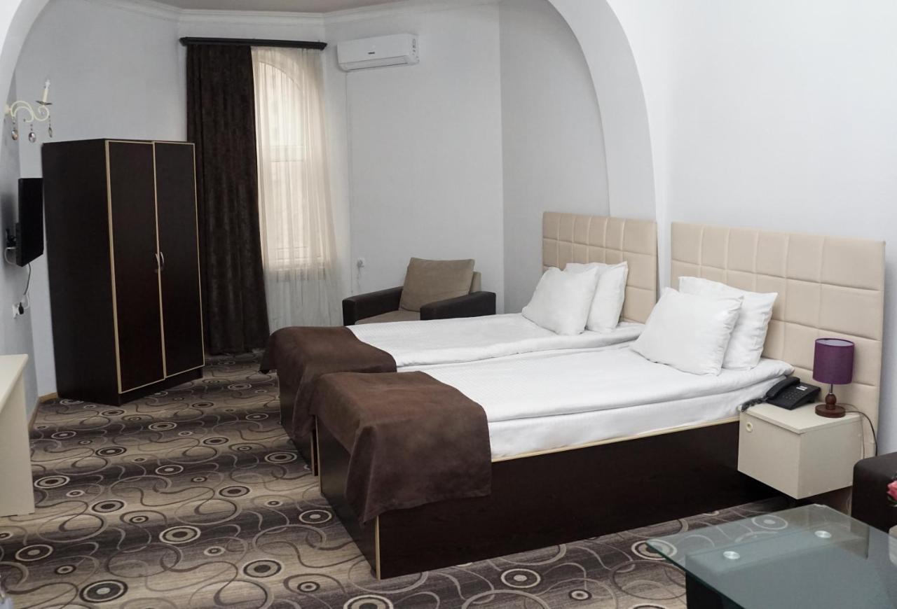 Nor Yerevan Hotel Esterno foto