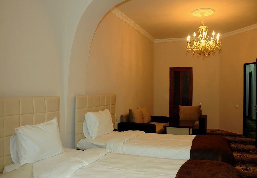 Nor Yerevan Hotel Esterno foto
