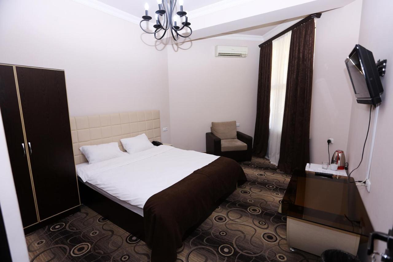 Nor Yerevan Hotel Esterno foto